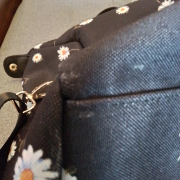 Alice + Olivia by Stacey Bendet Daisy Print Weekender Travel Duffle Bag - Picture 10 of 11